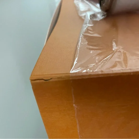 COPY - Authentic Louis Vuitton xtra large empty box. - Picture 11 of 17